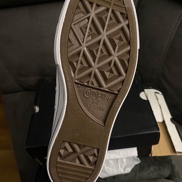 Converse - Picture 3 of 3